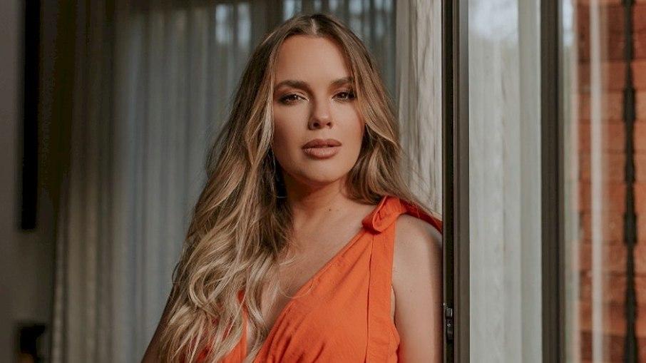 Thaeme passa por tratamento para evitar trombose após segunda gravidez