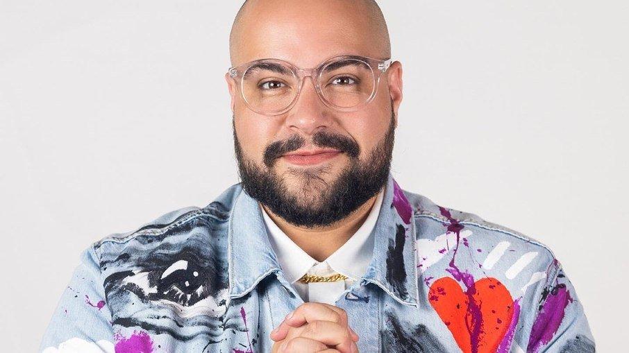 Tiago Abravanel volta à Globo 1 mês após desistir do BBB22; saiba tudo