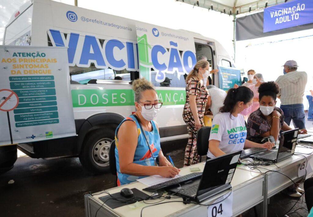 Van de vacinação da prefeitura visita cinco regiões de Goiânia, nesta semana