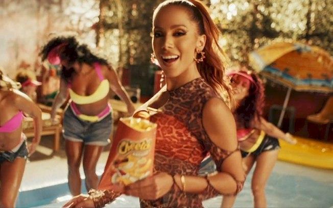 Anitta participa de campanha publicitária da marca Cheetos