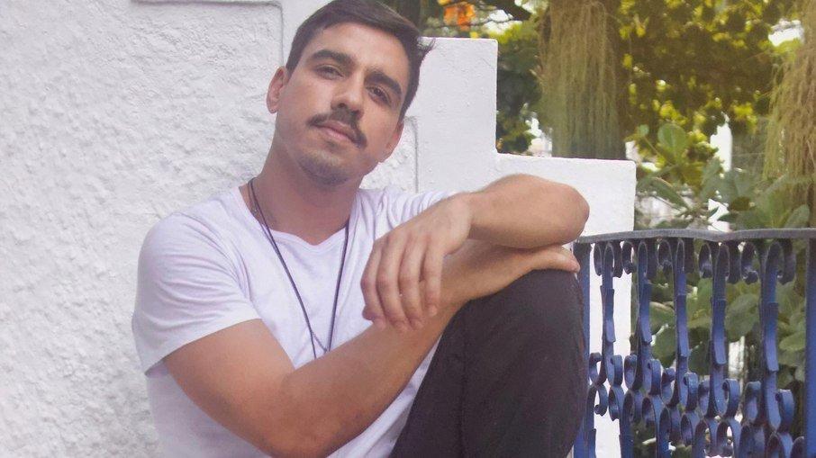 Caio Pozes fala sobre a alegria de voltar a contracenar com Rafa Vitti