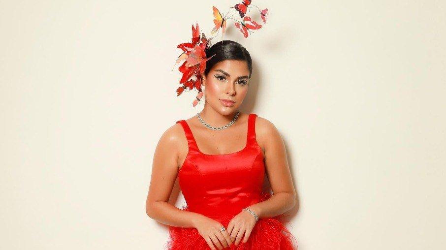 Carnaval: Munik Nunes vai usar fantasia de R$ 30 mil com penas falsas