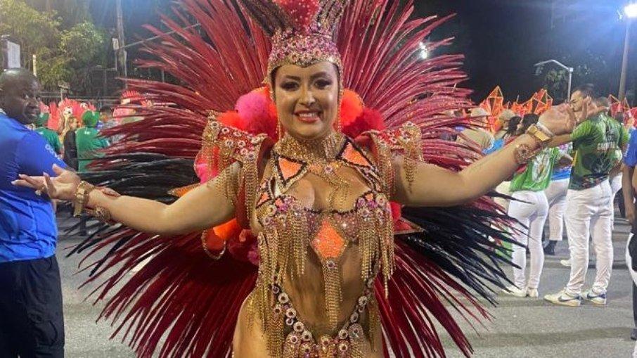 Carnaval: Musa da Estácio de Sá brilha na Sapucaí após dieta da pipoca