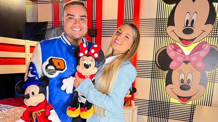 Clara Teixeira compra casa em Orlando e decora com clássicos da Disney