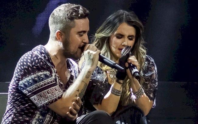 Dulce María é recebida com euforia do público em sua volta aos palcos