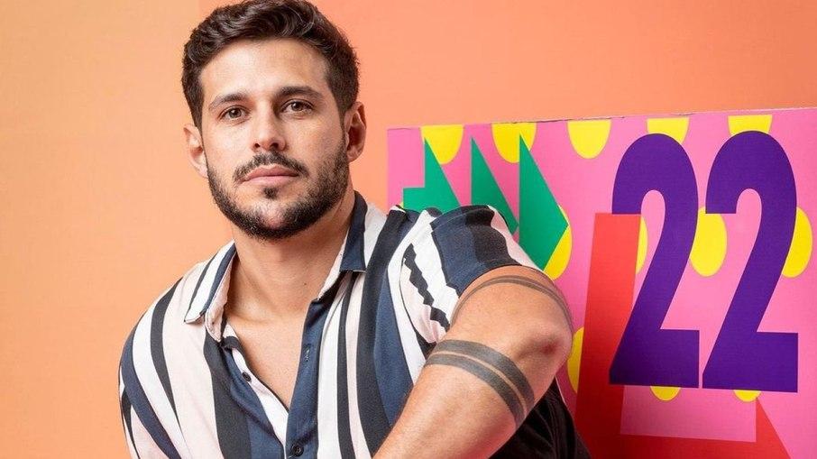 Ex-BBB Rodrigo Mussi é extubado, já fala e anda: 