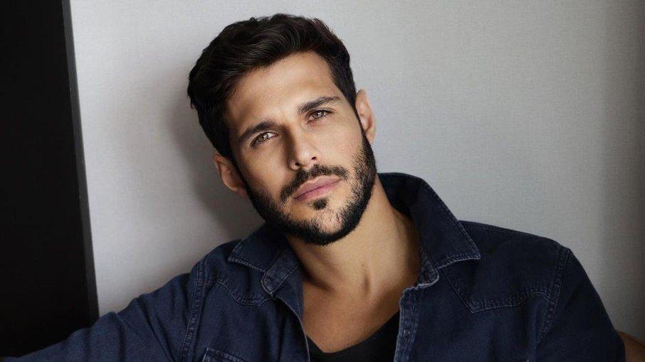 Ex-BBB Rodrigo Mussi recebe alta do hospital