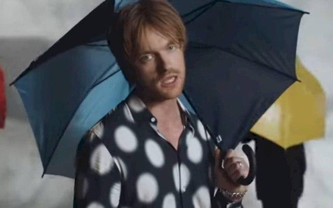 Finneas não quer ouvir 