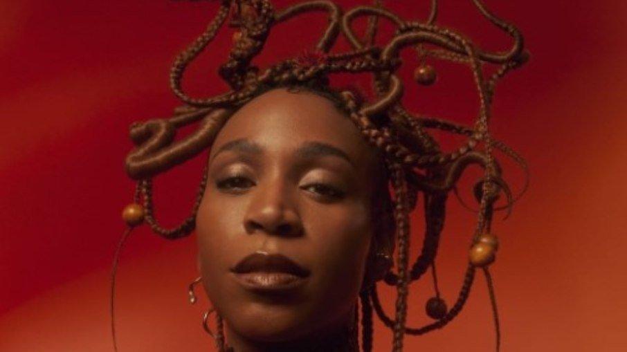 Karol Conká lança álbum um ano após 