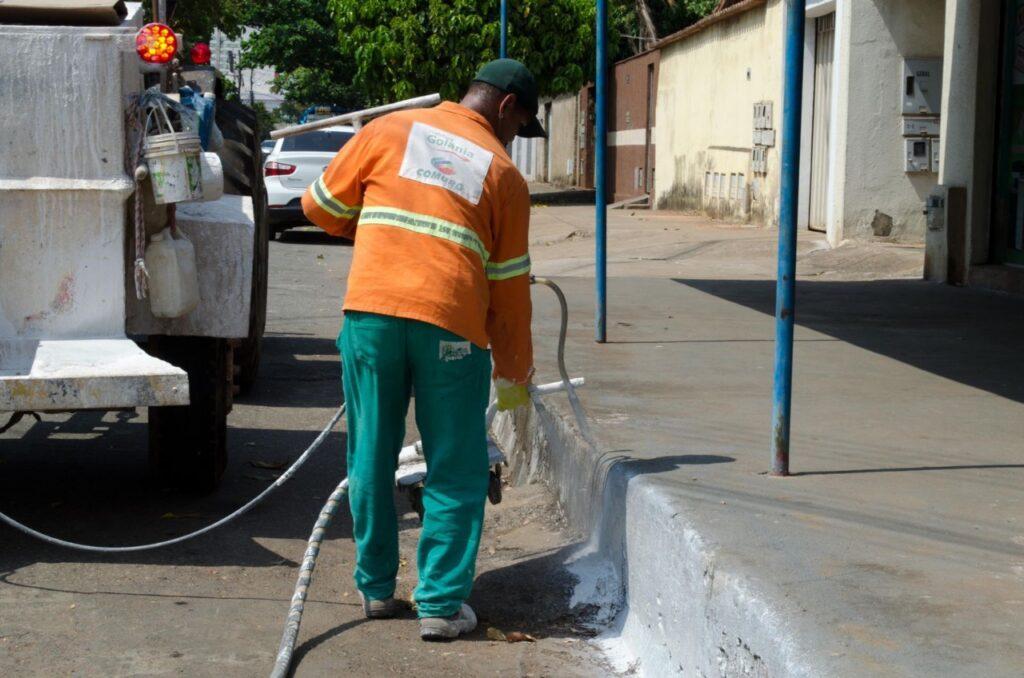 Prefeitura de Goiânia realiza pintura de 310 mil metros quadrados de meio-fio, no primeiro trimestre de 2022