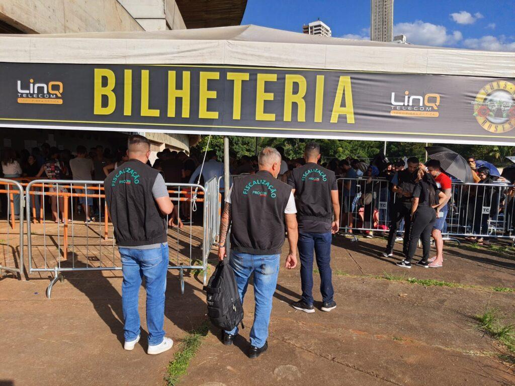 Procon Goiânia notifica empresa responsável pela venda de ingressos para show da banda Guns N’ Roses