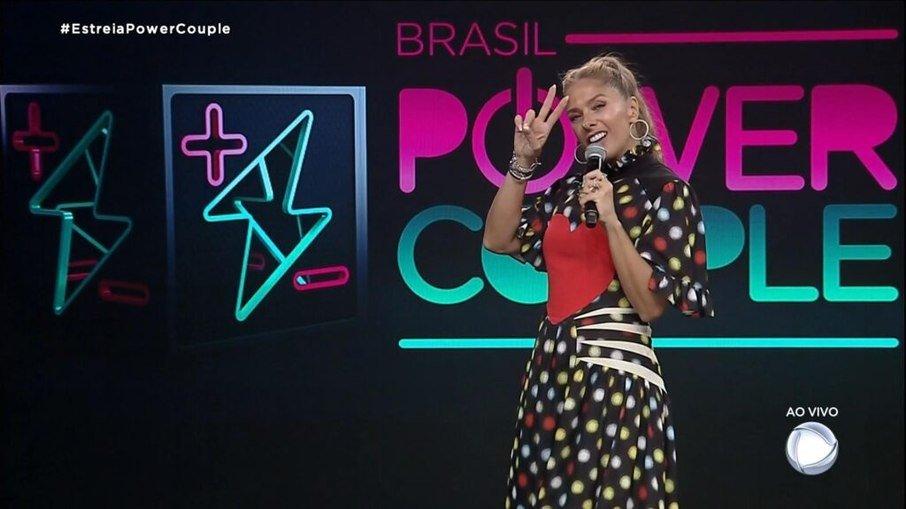 Record contrata 26 figurantes para morar na sede do Power Couple