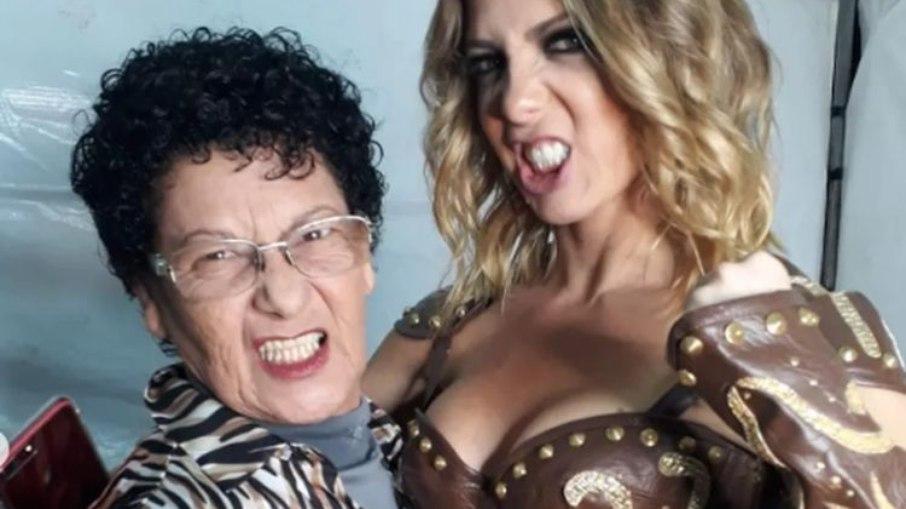 Sheila Mello lamenta morte da mãe: 