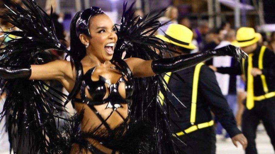 Thelminha relembra desfiles de carnaval de antes do 'BBB 20'