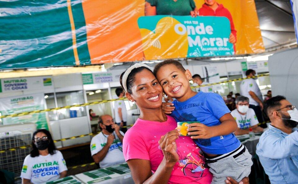 Agehab beneficia mais de 1.300 famílias no 5º Mutirão Governo de Goiás