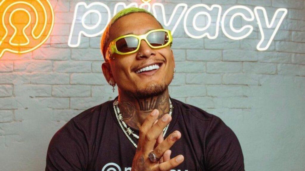 Após divórcio com MC Mirella, Dynho vende conteúdo sensual na web