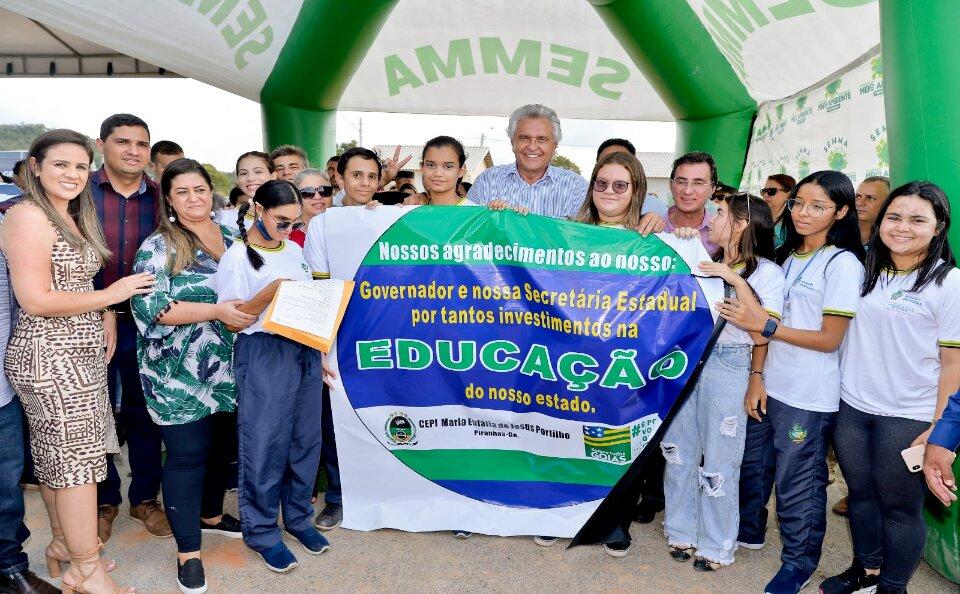 Caiado anuncia construção de 40 casas, obras e reconstrução de escola em Piranhas