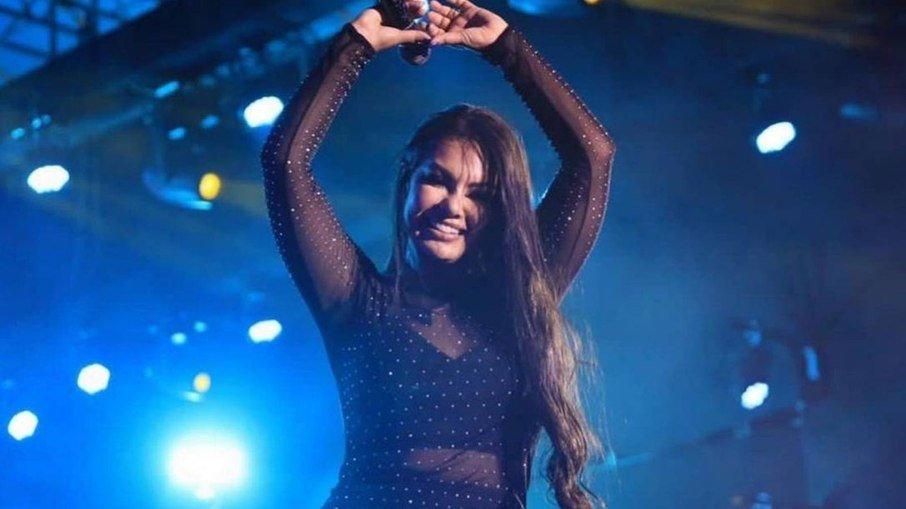 Calcinha Preta lança último registro de Paulinha Abelha nos palcos