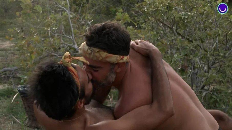 Censura? Globo corta beijo gay de No Limite