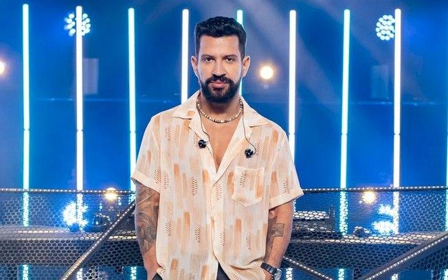 Dennis une o funk com o piseiro em 