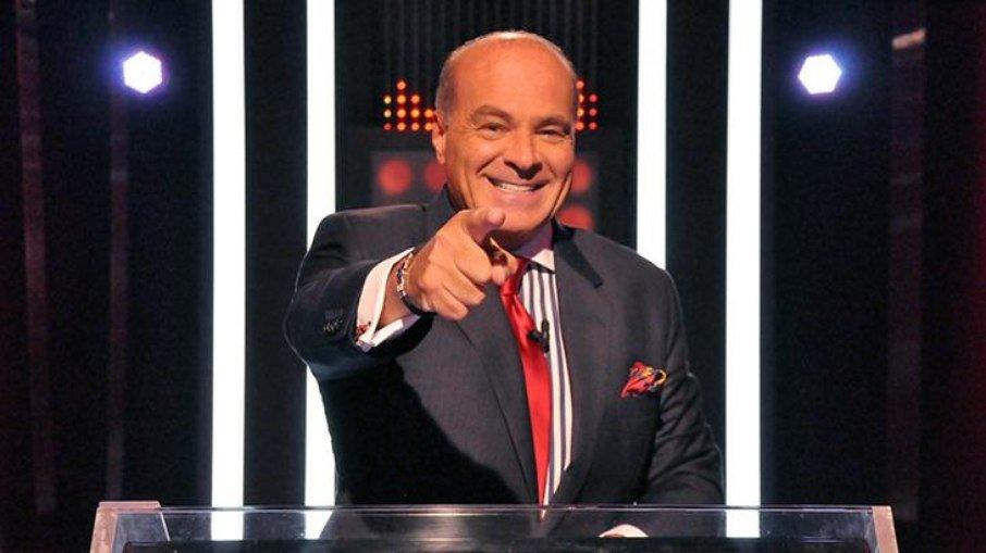 Dono da RedeTV! chama Suplicy de beato e Daniela Mercury de mentirosa