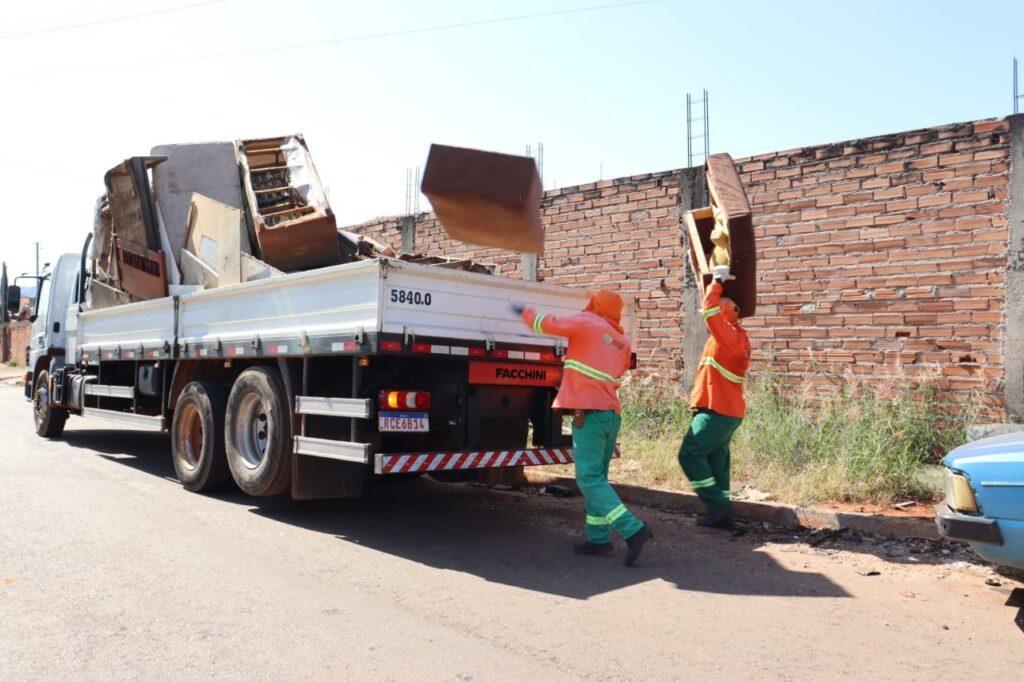 Em 25 dias de Maratona da Limpeza, Comurg remove 80 toneladas de bens inservíveis e 56 de recicláveis descartados irregularmente