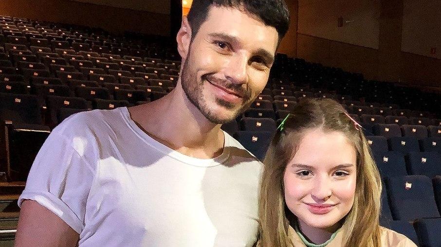 Em SP: Sophia Valverde prestigia peça baseada em livro de Augusto Cury