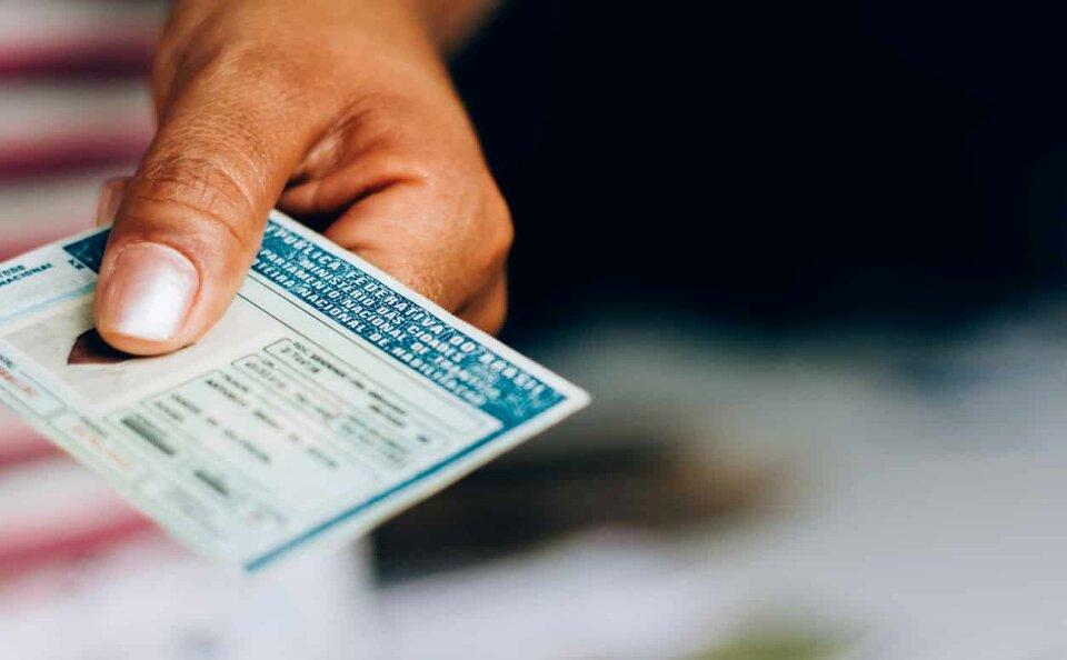 Emissão de carteiras, no Detran, será retomada dia 2 de junho