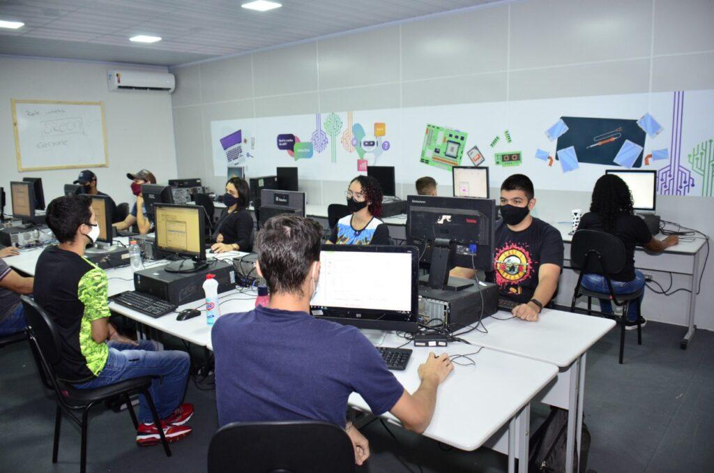 Escolas do Futuro realizam 1ª Semana das Profissões