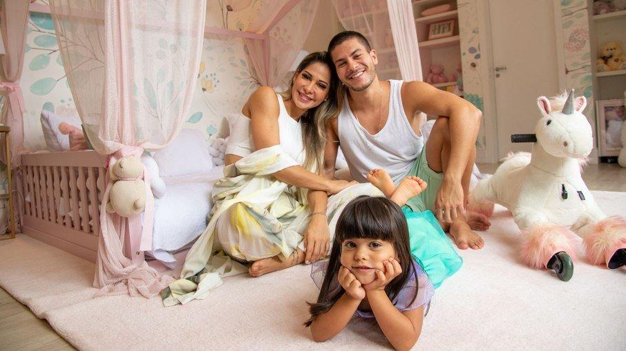 Ex-BBB Arthur Aguiar anuncia pausa nas redes sociais