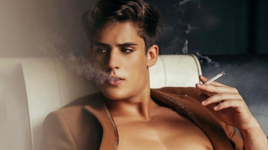 Ex-padrasto de Neymar busca profissionais do sexo para site pornô