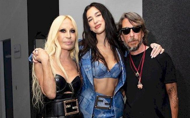 O luxuoso camarim de Dua Lipa assinado por Donatella Versace