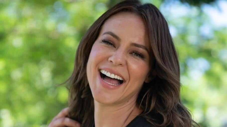 Paolla Oliveira reflete sobre enfrentar estereótipos com nova novela