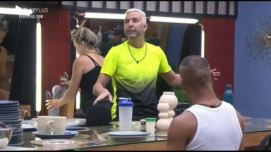 Rogério acusa participantes do 'Power Couple' de 'falta de fair play'