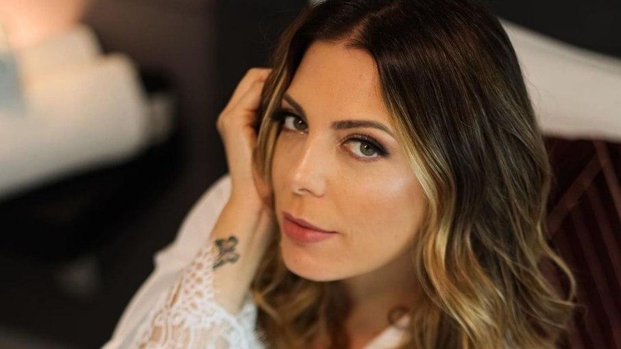 Sheila Mello mostra filha e impressiona seguidores: 'Meu bebê cresceu'