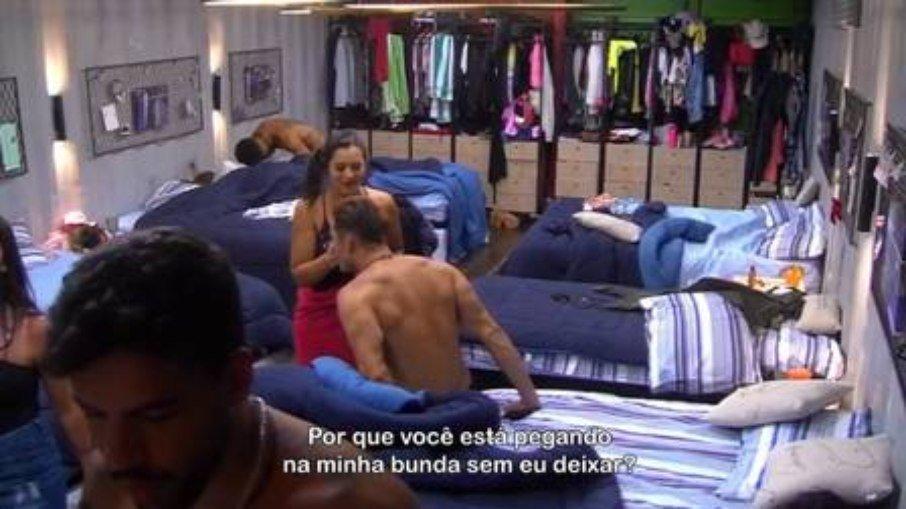 'Túnel do amor': participante de  é expulso por caso de assédio