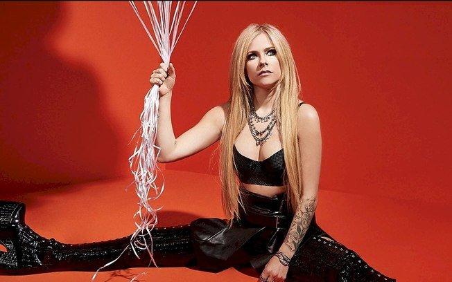 Avril Lavigne quer lançar livro de receitas e um álbum natalino