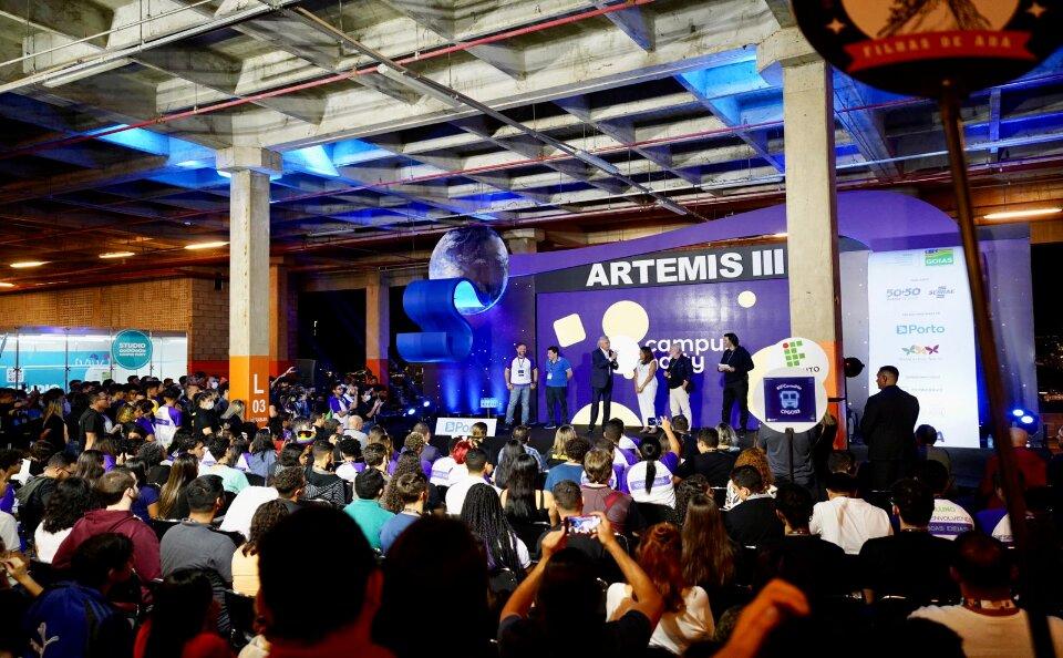 Caiado celebra recorde de público da 4ª Campus Party, que atraiu 150 mil pessoas