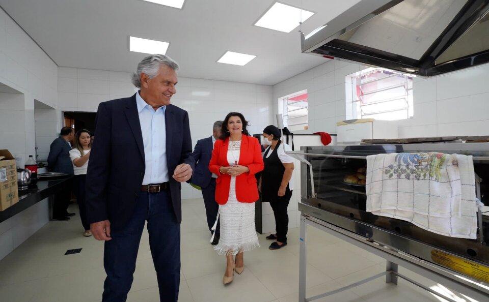 Caiado prestigia inauguração de abrigo mantido pela Igreja Videira