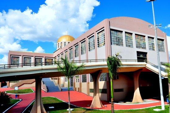 Começa nesta sexta-feira, 24 de junho, a tradicional Festa ao Divino Pai eterno