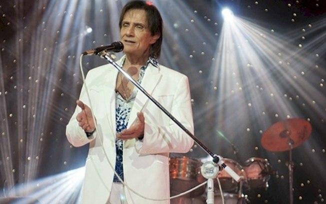 Diagnosticado com covid, Roberto Carlos muda data de show no Rio