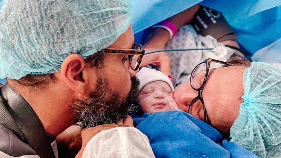 Filha de Juliano Cazarré nasce e passa por cirurgia no coração