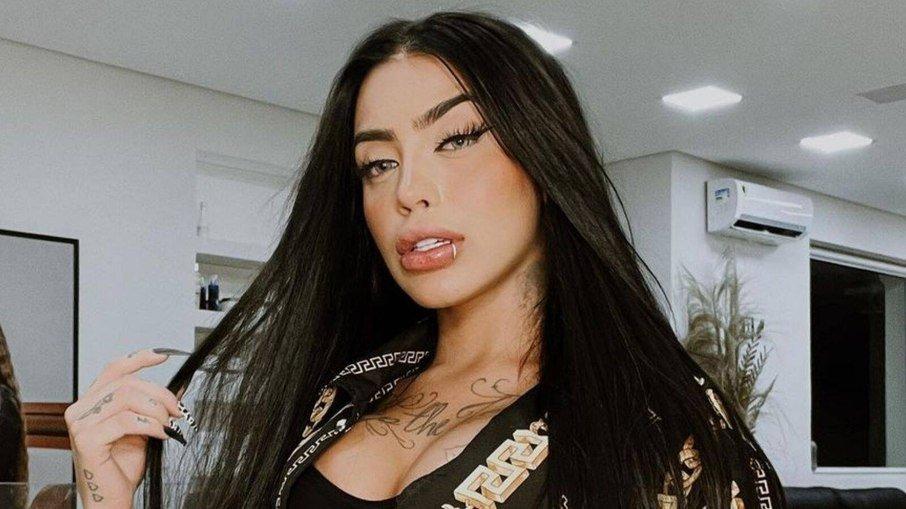 Mirella comemora aniversário em festa com amigos famosos