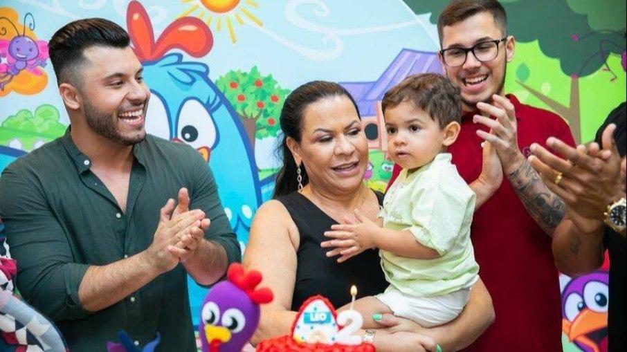 Murilo Huff perde a paciência após ser acusado de não cuidar do filho