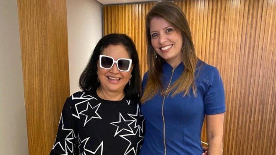 SP: Mãe de Sabrina Sato, Dona Kika lança livro com noite de autógrafos