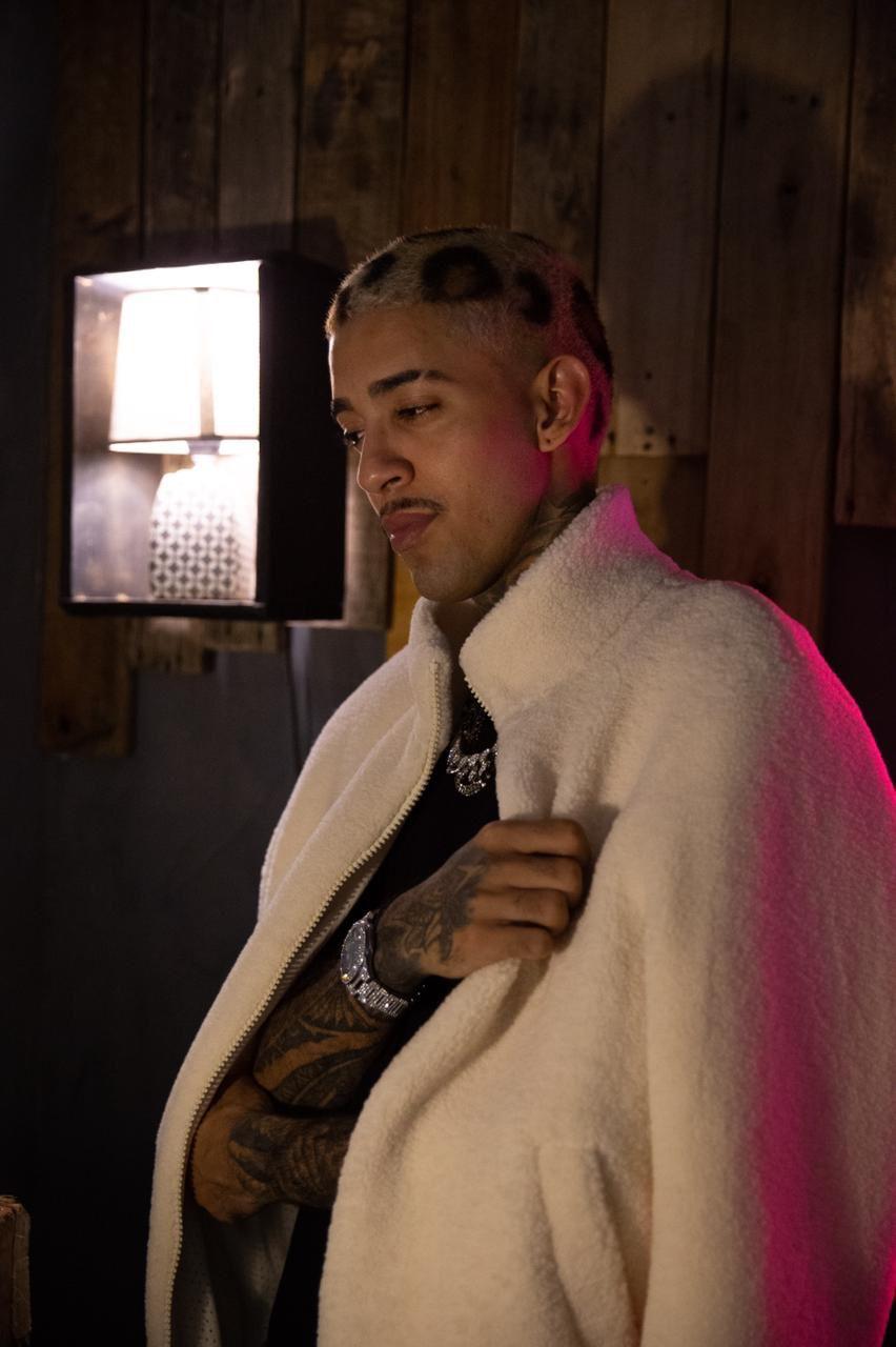 Cantor e compositor TRIMOX traz trap music para Goiânia