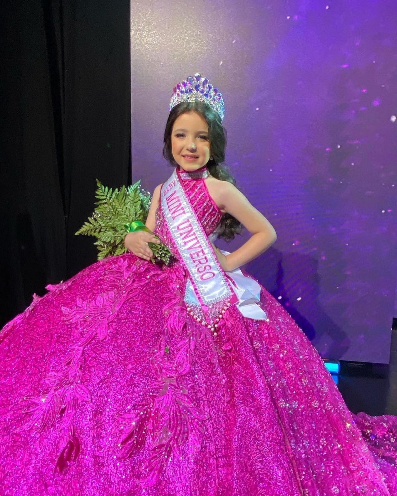 Goiana, modelo mirim Charlotte Moroni, de apenas 6 aninhos, foi eleita a nova Mini Miss Universo.