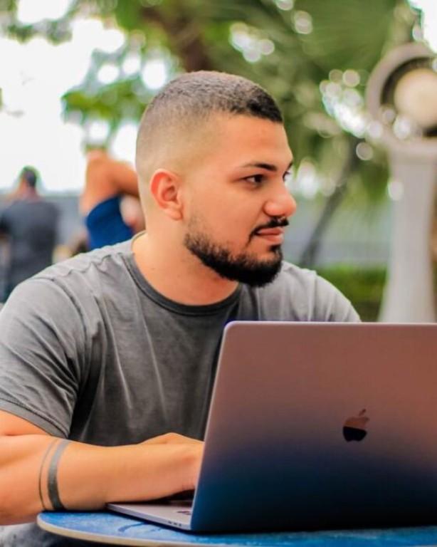 Bendev Junior grande programador explica mecanismos de linguagens mais usadas na área de análise de dados e inteligência artificial