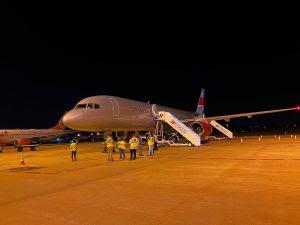 Boeing 757 pousa em Goiânia com banda de rock internacional
