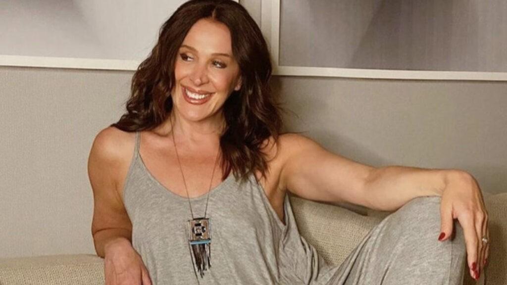 Curtindo sua terceira gravidez, Claudia Raia recebe carinho de Mariana Ximene: “Amo!”